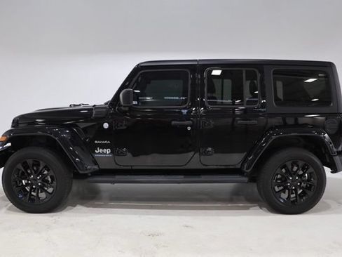 Used 2023 Jeep Wrangler Unlimited Sahara w/ Cold Weather Group AWD/4WD image 4