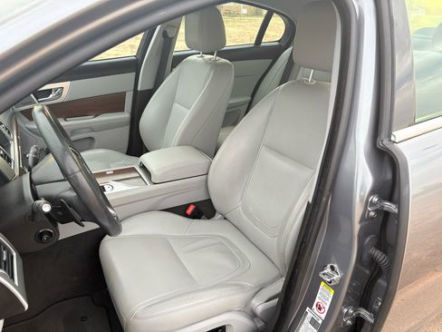 Used 2015 Jaguar XF Premium image 53