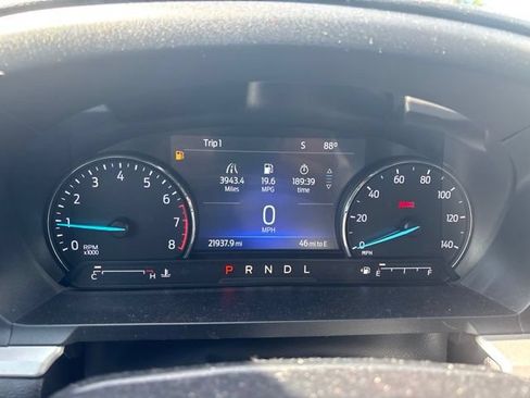 Used 2022 Ford Explorer XLT w/ Equipment Group 202A RWD image 8