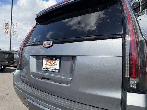 Used 2020 Cadillac Escalade Premium Luxury w/ Escalade Sport Edition AWD/4WD image 9