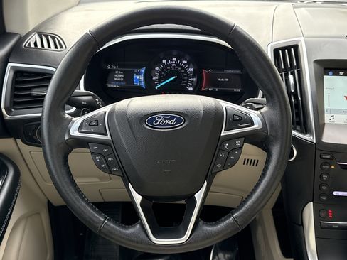 Used 2018 Ford Edge Titanium w/ Technology Package image 10