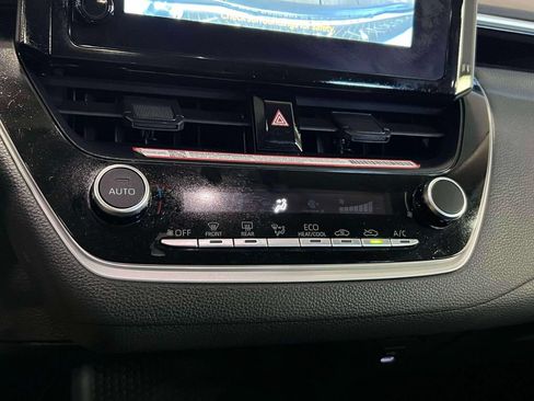 Used 2025 Toyota Corolla LE FWD image 29