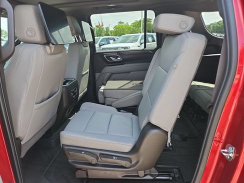 Used 2024 Chevrolet Suburban Z71 w/ Luxury Package AWD/4WD image 23
