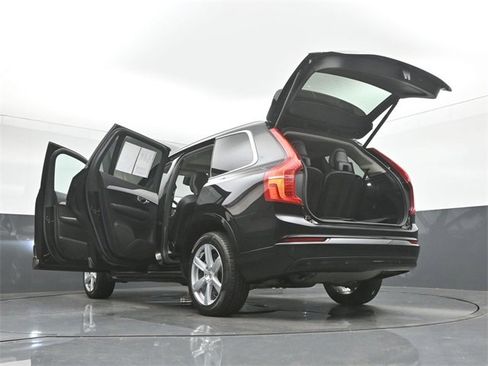 Used 2023 Volvo XC90 B5 Core image 55