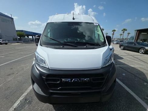 Used 2025 RAM ProMaster 2500 w/ Convenience Group FWD image 2