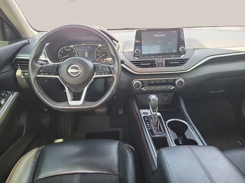 Used 2024 Nissan Altima 2.5 SR FWD image 10
