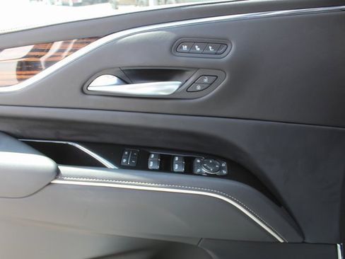 Used 2024 Cadillac Escalade Premium Luxury image 49