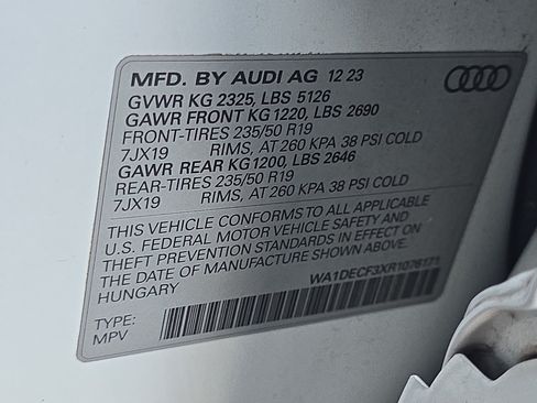 Used 2024 Audi Q3 2.0T Premium AWD/4WD image 35