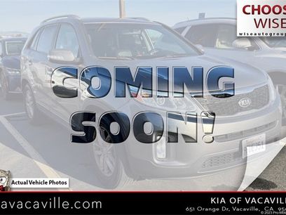 Used 2014 Kia Sorento LX w/ Touring Package (LX)