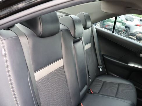 Used 2013 Toyota Camry SE w/ Convenience Pkg FWD image 12