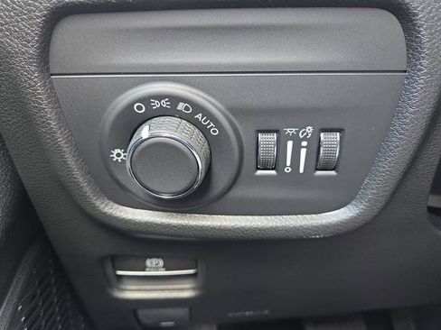 New 2025 Jeep Grand Cherokee Altitude image 25