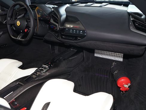 Used 2024 Ferrari SF90 Spider AWD/4WD image 18