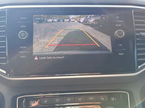 Used 2022 Volkswagen Atlas Cross Sport SE image 24