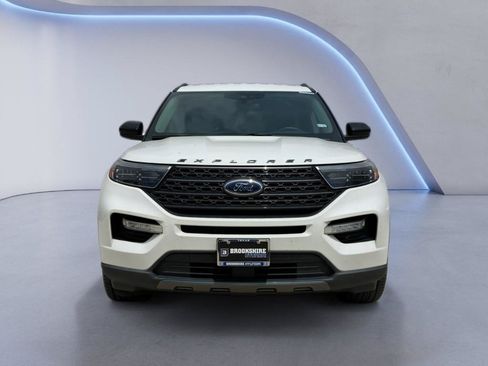 Used 2022 Ford Explorer XLT w/ Equipment Group 202A RWD image 10
