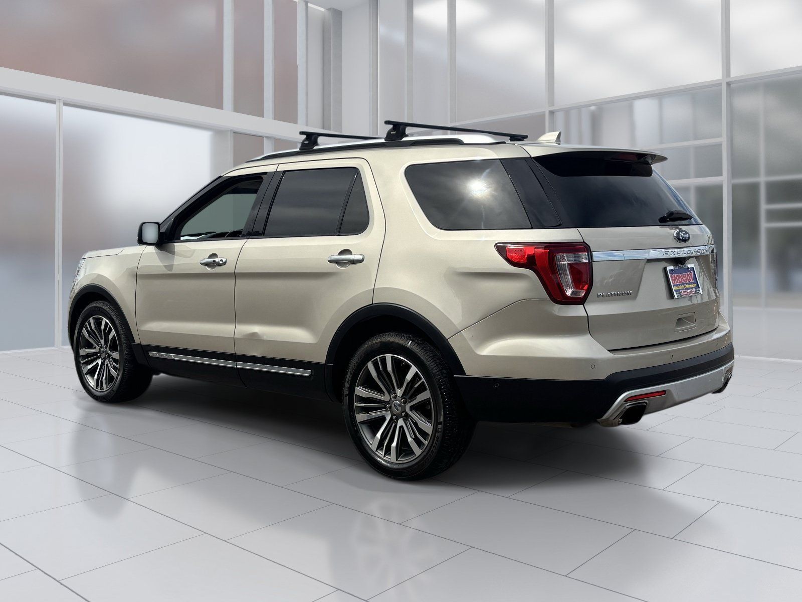 Used 2017 Ford Explorer Platinum AWD/4WD image 4