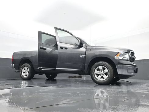 Used 2017 RAM 1500 ST w/ SXT Appearance Group AWD/4WD image 29