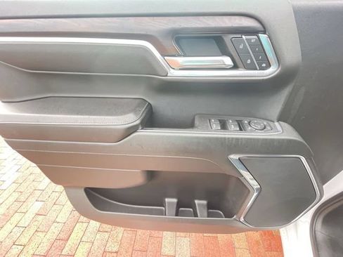 Used 2024 GMC Sierra 1500 SLT RWD image 10