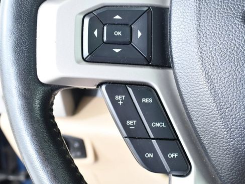 Used 2017 Ford F150 Lariat w/ Equipment Group 502A Luxury AWD/4WD image 33