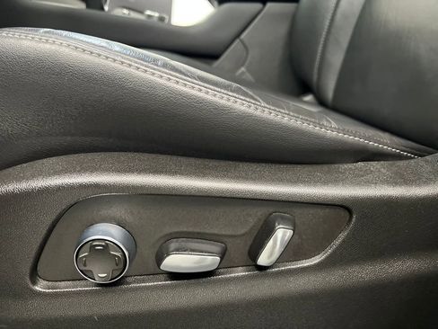 Used 2024 Cadillac XT4 Premium Luxury AWD/4WD image 10