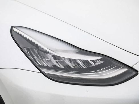 Used 2020 Tesla Model Y Long Range image 14