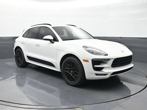 Certified 2018 Porsche Macan GTS AWD/4WD image 24