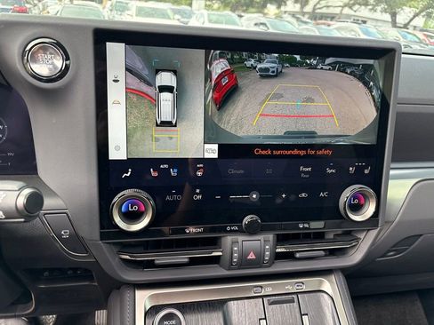 Used 2024 Lexus GX 550 w/ Accessory Package (2T) AWD/4WD image 16
