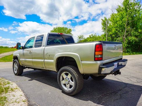 Used 2005 GMC Sierra 2500 SLT w/ Heavy-Duty Power Package AWD/4WD image 5