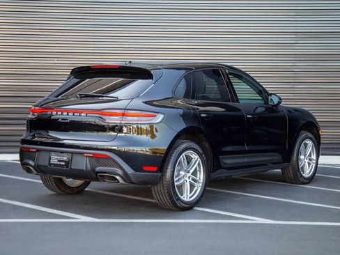 Certified 2023 Porsche Macan AWD/4WD image 7