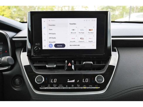 Used 2024 Toyota Corolla Cross XLE w/ Convenience Package FWD image 22
