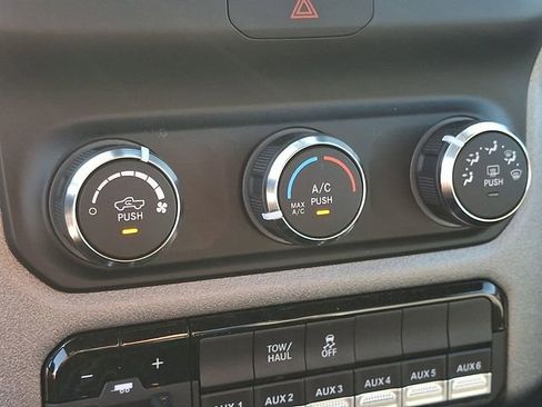 Used 2024 RAM 2500 Tradesman w/ Chrome Appearance Group image 15