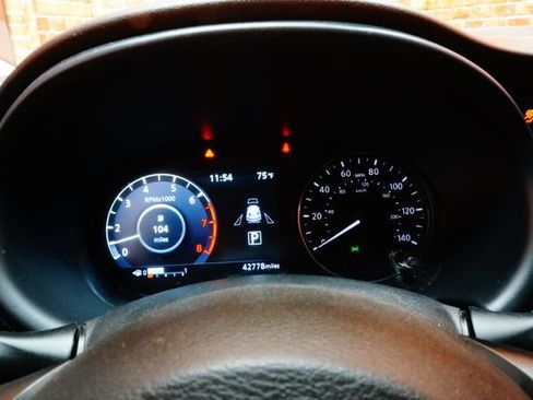 Certified 2022 Nissan Kicks SV w/ Interior Electronics Package FWD image 14