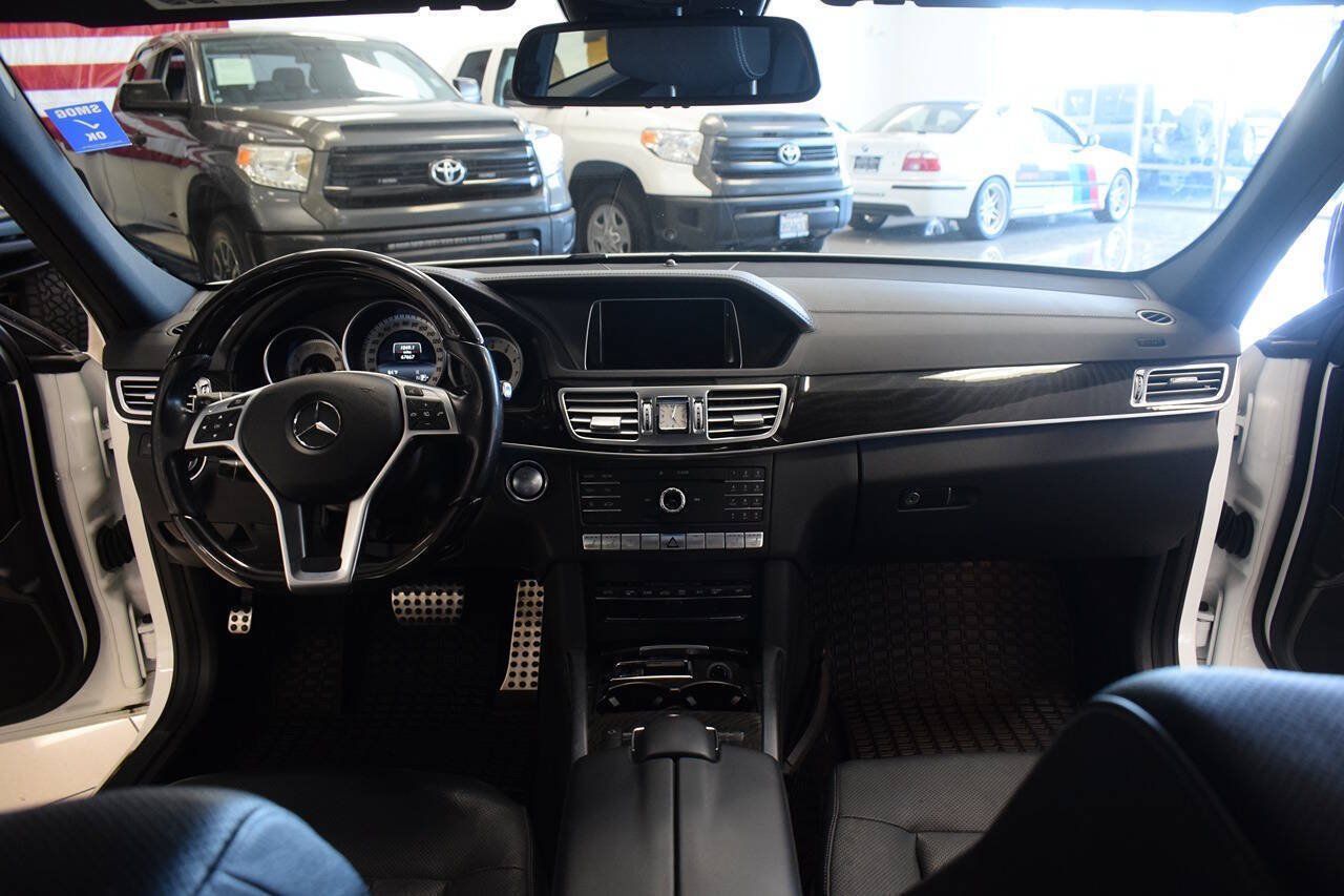 Used 2016 Mercedes-Benz E 400 Sedan image 28