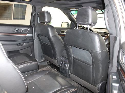 Used 2017 Ford Explorer Limited image 35