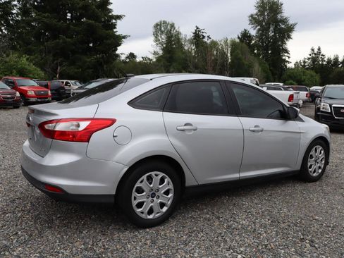 Used 2012 Ford Focus SE FWD image 4