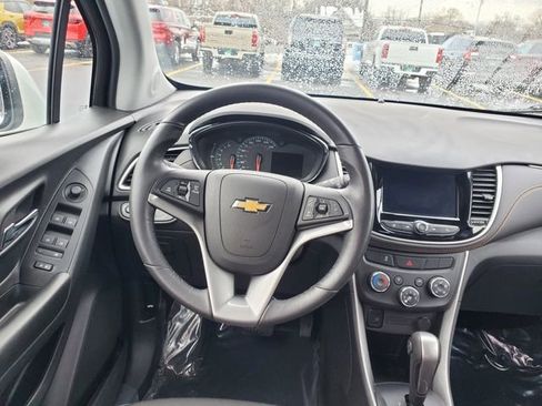 Certified 2022 Chevrolet Trax LT w/ LT Convenience Package image 16