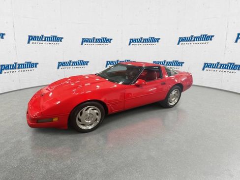 Used 1996 Chevrolet Corvette Coupe RWD image 6