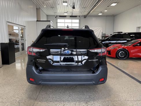 Used 2023 Subaru Outback Premium image 4