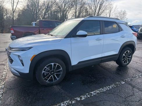 Used 2025 Chevrolet TrailBlazer LT AWD/4WD image 7