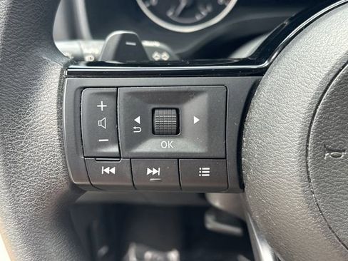 Certified 2023 Nissan Rogue SV FWD image 27