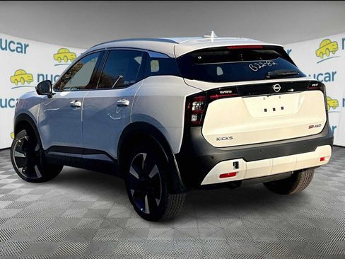 New 2025 Nissan Kicks SR AWD/4WD image 4
