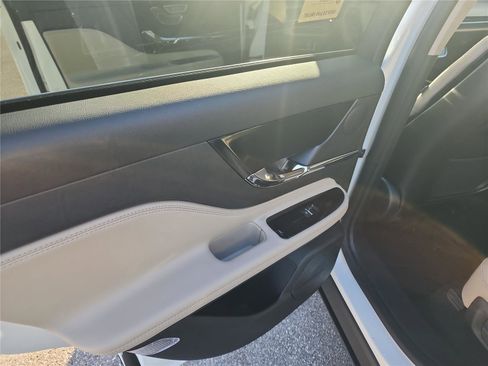 New 2026 Lincoln Corsair Premiere image 16