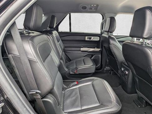 Used 2022 Ford Explorer Limited image 16