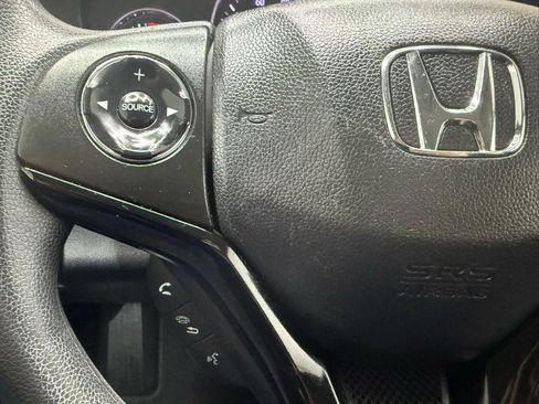 Used 2019 Honda HR-V LX image 12