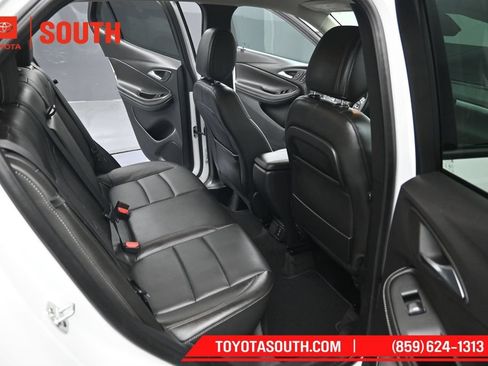 Used 2025 Buick Encore GX Avenir w/ Avenir Convenience Package AWD/4WD image 29