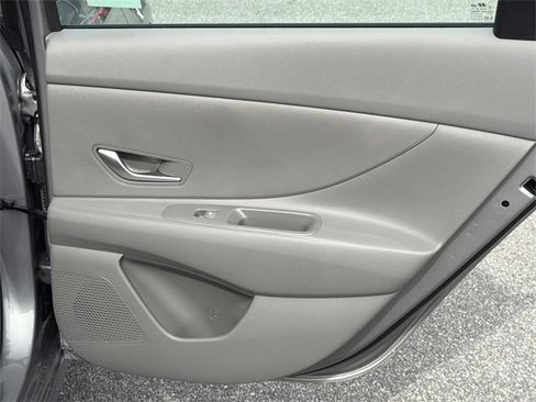 New 2026 Hyundai Elantra SE image 16