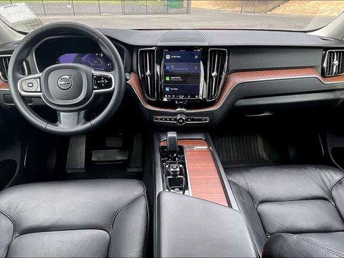 Used 2023 Volvo XC60 B5 Plus w/ Climate Package image 18
