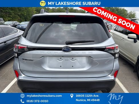 Used 2025 Subaru Forester Premium AWD/4WD image 5
