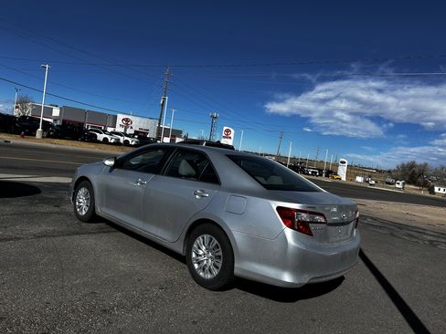 Used 2013 Toyota Camry L image 3