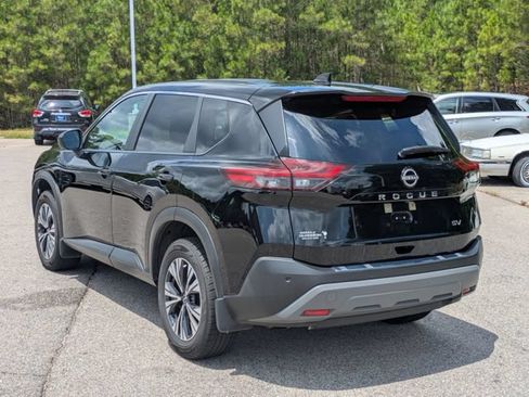 Used 2023 Nissan Rogue SV FWD image 5