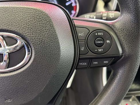 Used 2024 Toyota RAV4 XLE FWD image 20